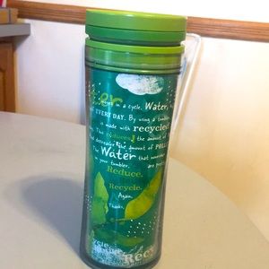 Starbucks 2009 Green 20 oz Plastic Tumbler